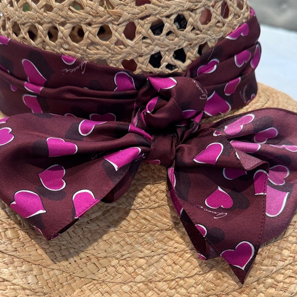 Authentic Gucci Women\'s Straw Hat with Burgundy Heart Scarf main image 8